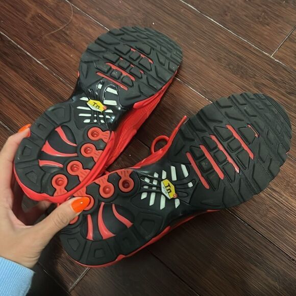 Nike Air Max Plus - Trainers in Red - Size 8.5 in Excellent Condition - Picture 6 of 6